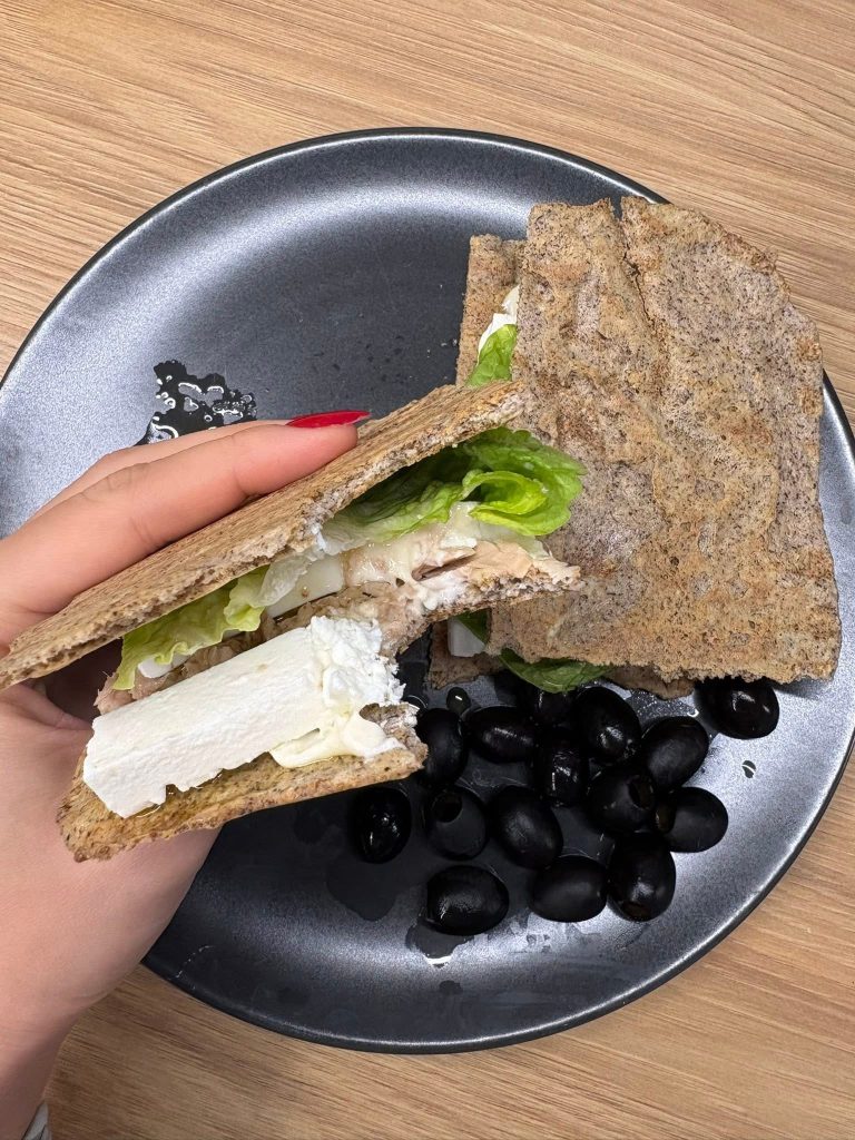 Keto jednoporcjowy chlebek z patelni (low carb, bez glutenu, bez mąki)